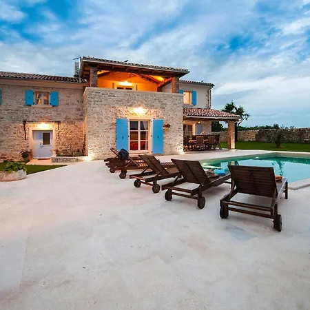 Tomani Semesterbostad *