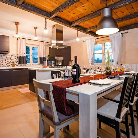 Tomani Semesterbostad