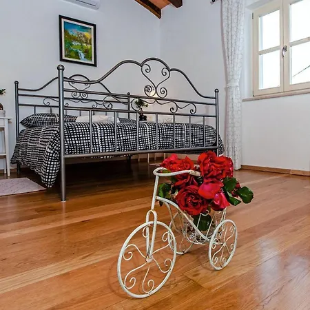 Tomani Semesterbostad *