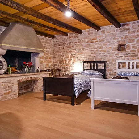 Holiday home Tomani